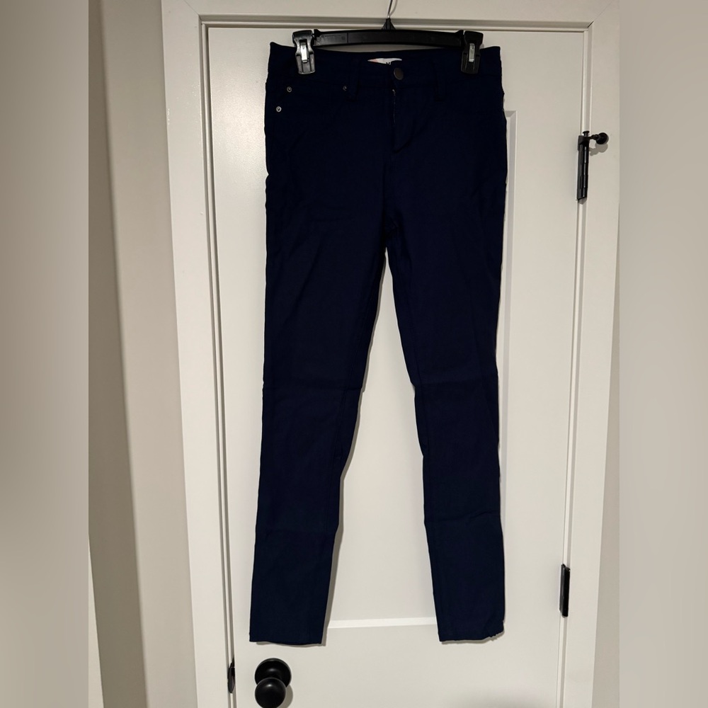 Women’s YMI Hyper-stretch Skinny Pants in a Size Large